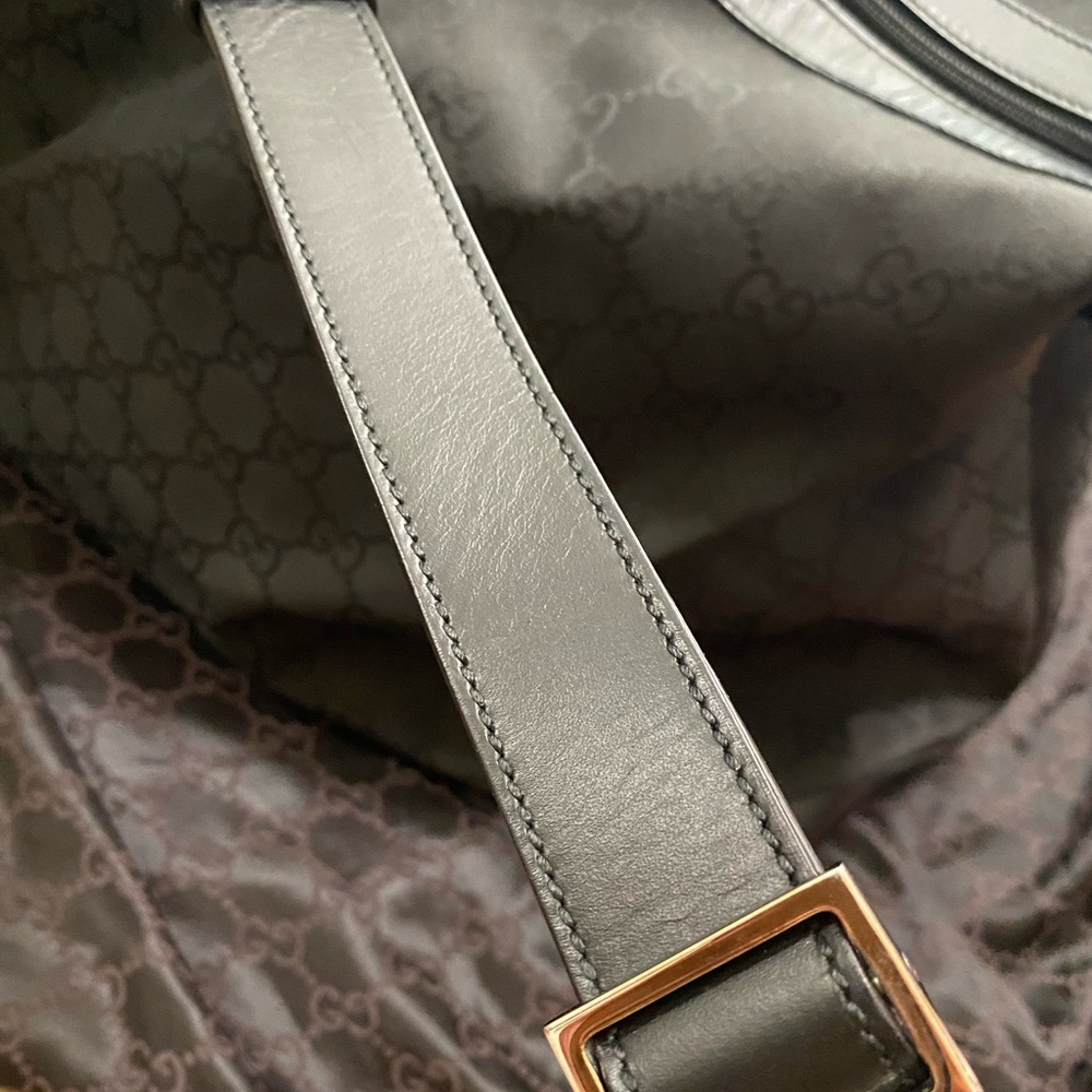 AUTHENTIC Gucci black duffel bag - Picture 6 of 7